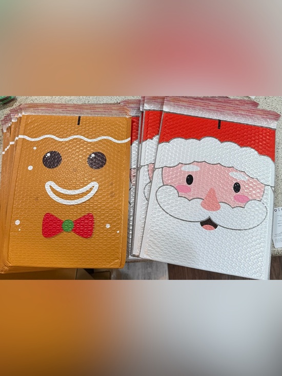 Other - 50 Pack of 10x13 Holiday Bubble Mailers - 25 Santa Face and 25 Gingerbread Man